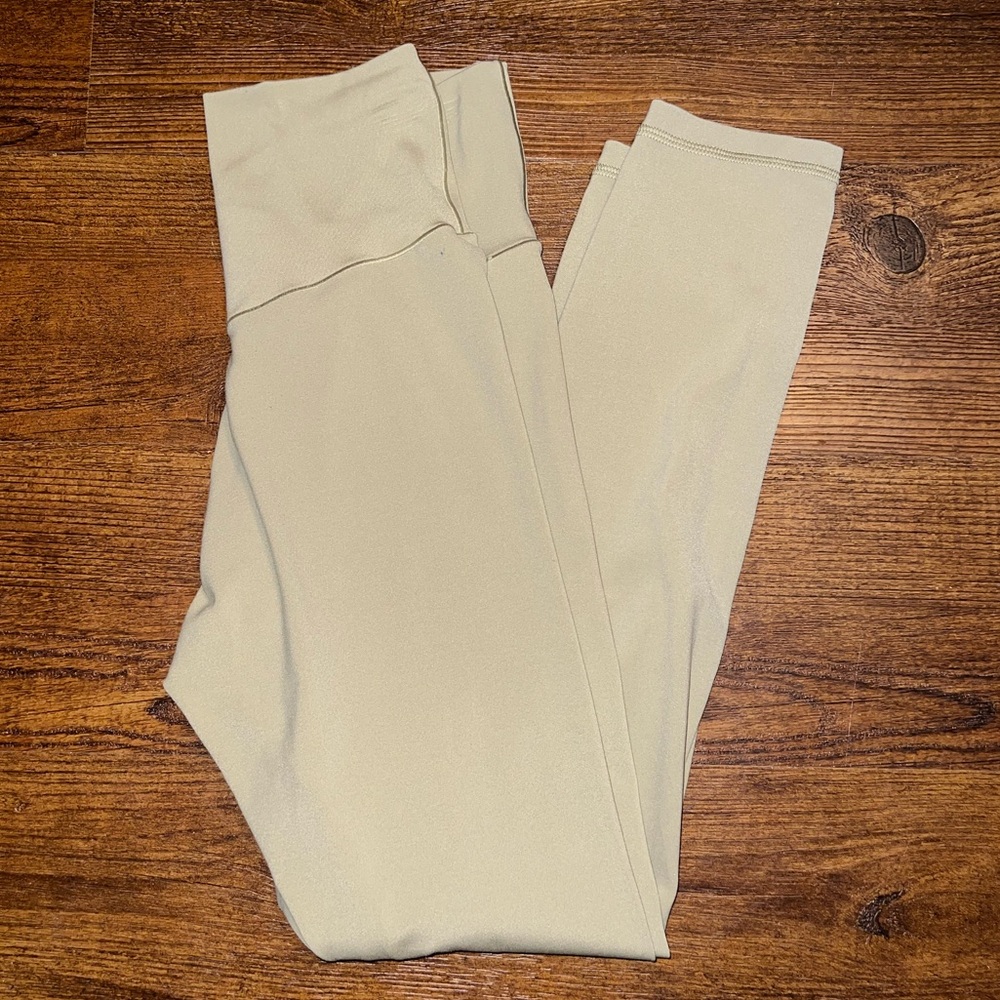Offline by Aerie Cream Real Me High Rise Seamless Crossover Leggings Size M - Picture 6 of 9